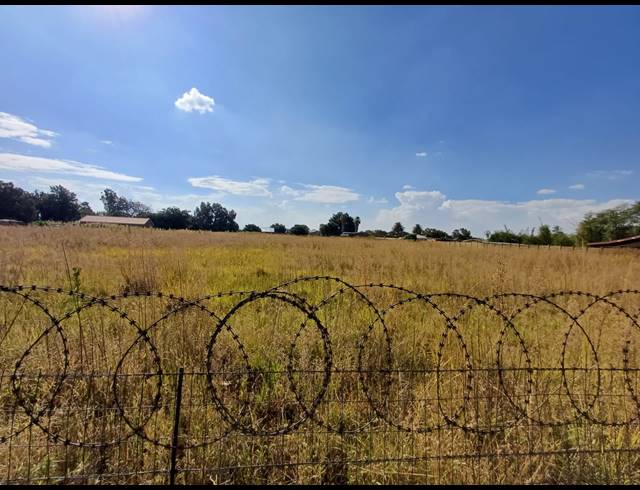 1,400M² VACANT LAND FOR SALE IN KOOKRUS